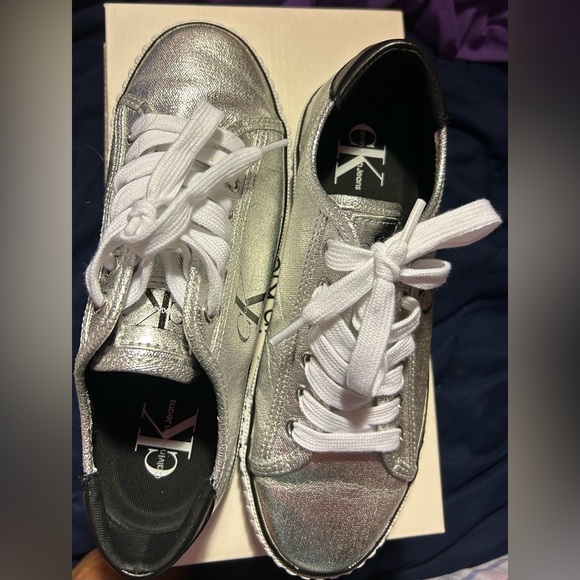 Calvin Klein Sneakers Silver - Picture 2 of 6